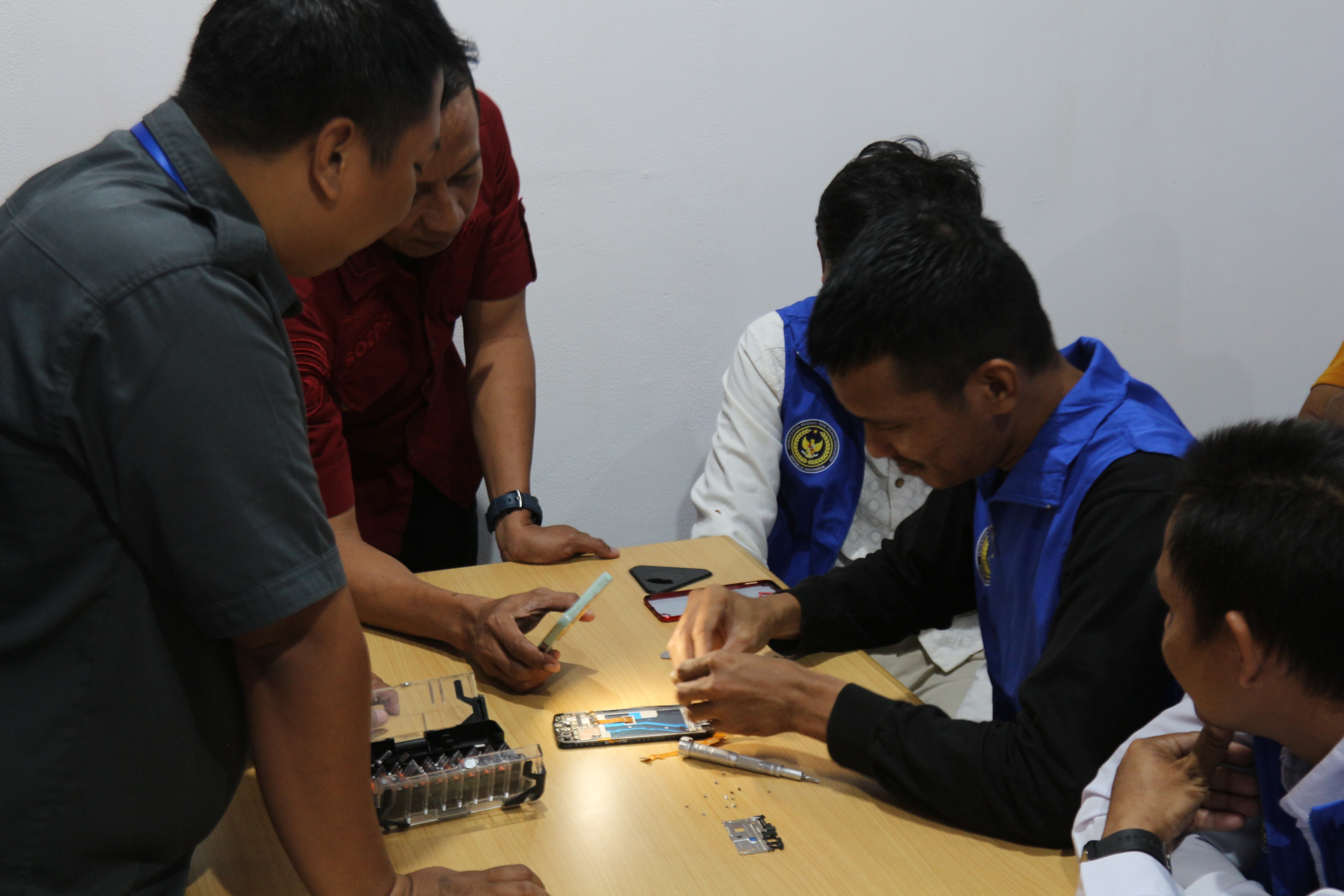 Bimbingan Kemandirian Service Handphone - Photo 4